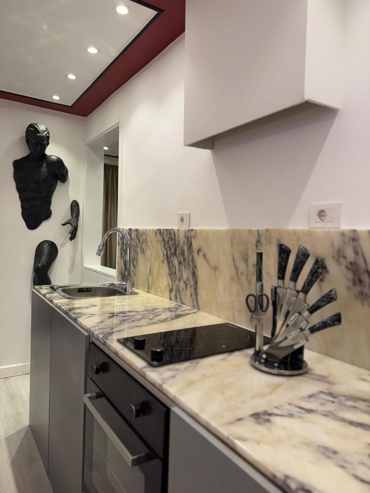 Modern 1 - Bedroom In Zamalek Visits Allowed - 8b Apartamento *